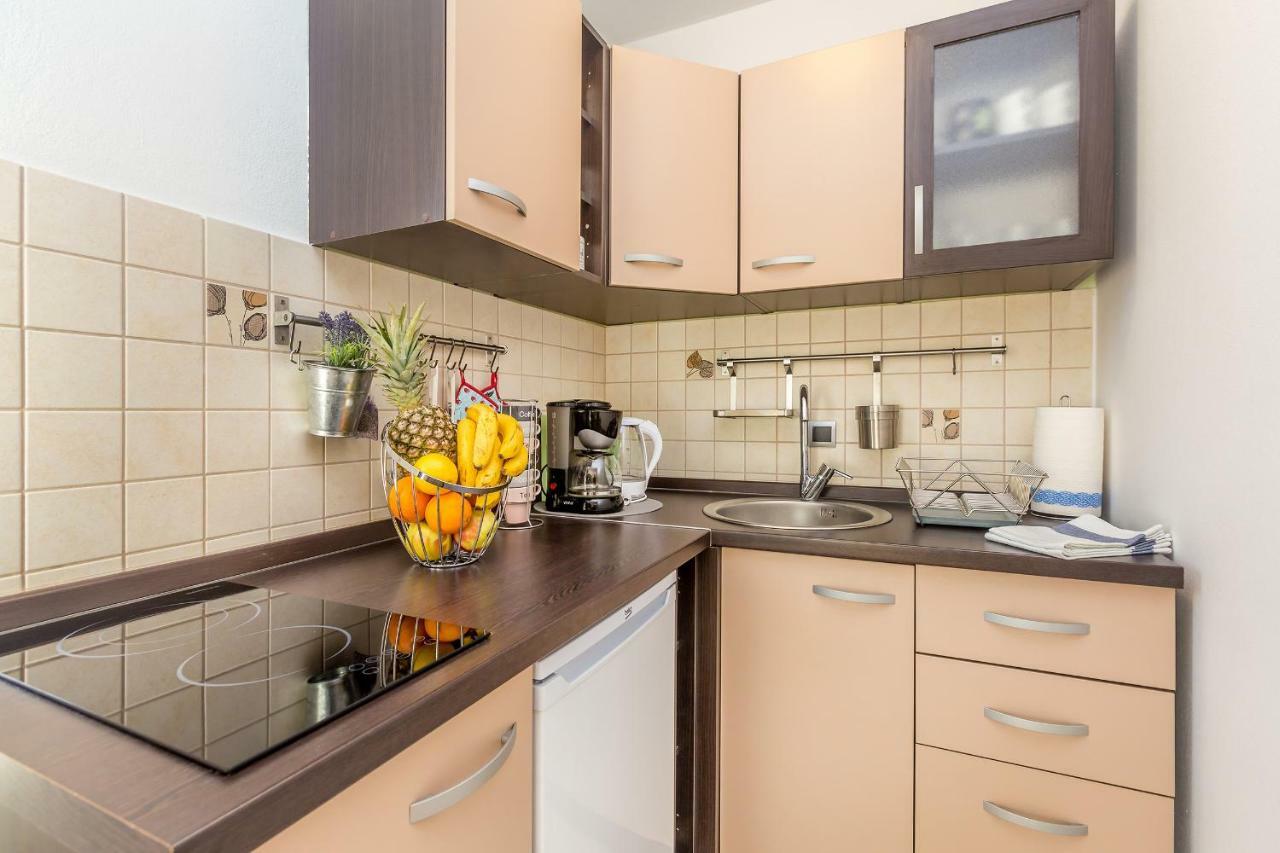 Studio Apartman Magdalena Omišalj Exterior foto