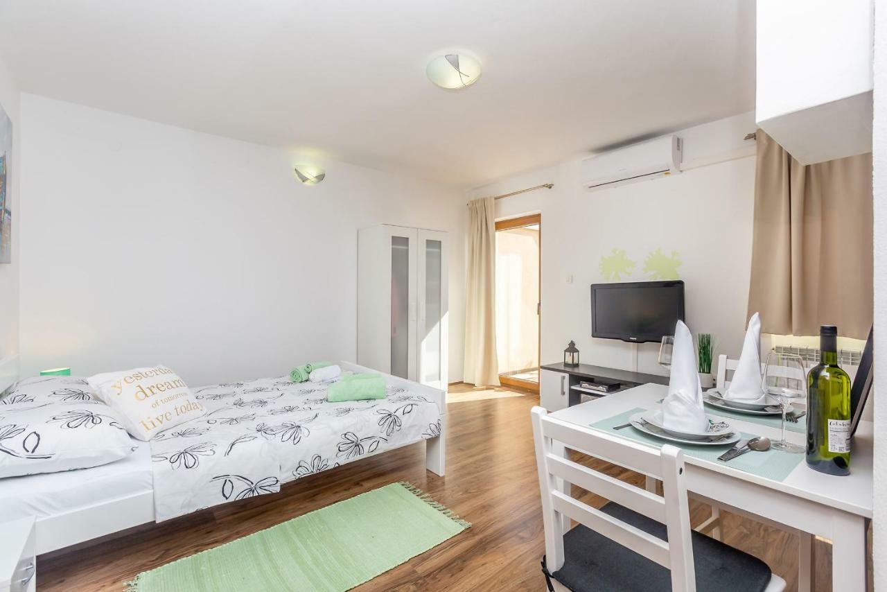 Studio Apartman Magdalena Omišalj Exterior foto